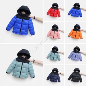 2023 Down Coat Çocuklar Çocuk Down Down Ceket Nf Tasarımcı 22 Kış Ceket Erkek Kızlar Açık havada kapüşonlu Sıcak Parka Siyah Puffer Ceketler Mektup Baskı Giysileri