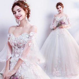 Lyx arabiska en linje bröllopsklänningar 2023 prinsessan långa ärmar 3d blommor pärlstav bröllop klänningar kalkon blommor spetsar information från axel kristall mantel mariee dubai