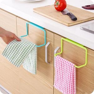 Ganci 1PC portasciugamani sopra la porta dell'armadio da cucina barra appendiabiti supporto da appendere mensola da bagno organizer per la casa gancio da parete lungo