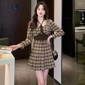 Casual Dresses Winter Fashion Ing Grid Wind Hanging Neck Pleated Skirt Two-piece Sweet Chilli Sauce Dress