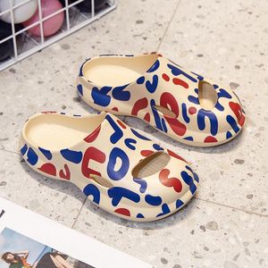 Hausschuhe rutschfeste Männer Frauen Sommer Plateauschuhe Strand Slide Sandalen Flip Flops Niedliche Graffiti Dicke Sohle Badezimmer