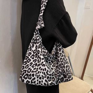 Shoulder Bags Large Capacity Travel Tote Women Leopard Casual Canvas Handbags Designer Crossbody Girl Shopping Sac 230116