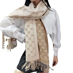 Moda şık kadın kaşmir eşarp tam mektup baskılı tasarımcı eşarplar yumuşak dokunuş sıcak sararlar Sonbahar kış uzun şalları