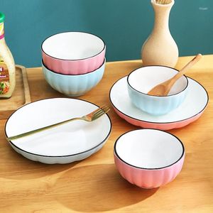 Skålar rätter Ställ hushåll japansk bordsartiklar kreativ personlighet nettor rött keramiskt par skål