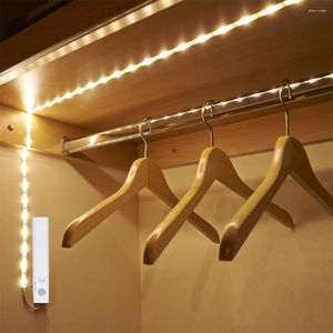 Luci notturne DONWEI IR 1M Led Strip Light 30 Led Sensore di movimento per TV PC Retroilluminazione sotto il letto Lampada Armadio Scale