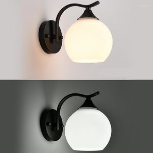 Lampy ścienne szkło kinkiety w prostym stylu w stylu lekkiej sypialni lampy obok schodów w salonie sconce AC85-265V