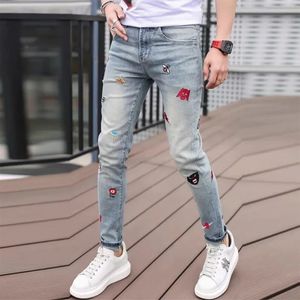 İnce fit mavi pantolon erkek kot pantolon lüks küçük arı işlemeli yeni moda Koreli erkek sıkı pantolon kalem denim adam pantolon giyim