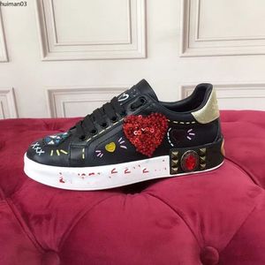 Designer donna scarpe casual di lusso rosso rosa nero sneakers traspiranti resistenti all'usura per uomo donna moda Valenti low-top tempo libero piatto jogging all'aperto hm000318