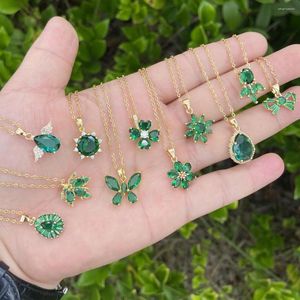 Pendanthalsband 2023 Fashion Jewelry Emerald Green Zircon Necklace Butterfly Flower rostfritt stål CLAVICLE Kedja Kvinnor
