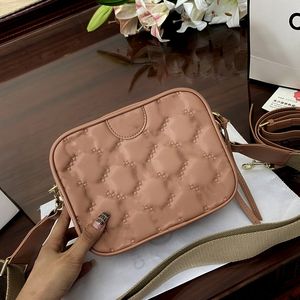 Crossbody Bag Mini Bolsa Designer Luxury com destaque icônico e bomstitchiing Overstitchiing