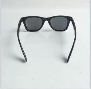 Nuevas gafas de sol de diseñador de lujo Men Gasas de metal cuadradas Diseño de estampado de espejo de marco Tipo de verano Cool Sun Gafas para mujeres Accesorios de moda para hombres CCC10