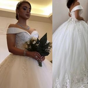 2023 Luxus Vintage Ballkleid Brautkleider Schulterfrei Arabia Spitze Applikationen Kristallperlen Plus Size Tüll Brautpartykleider Robe De Marriage Korsettrücken