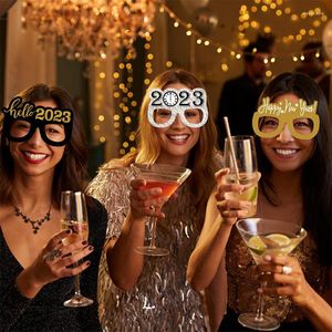 Montature per occhiali da sole 9PCS Occhiali da vista Happy Year Occhiali da vista in carta Cornice per feste da ballo per feste Po Booth Puntelli forniture