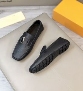 Lüks yeni T0D Erkek Loafers Düz Topuk Üzerinde Gerçek Deri Kayma Düz Düğün İş Elbisesi Sürüş Ayakkabı Boyutu 38-45 GM010136