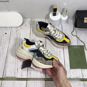 2022 Designer shoes Rhyton Sneakers Beige Men Trainers Vintage Luxury Chaussures Ladies size 35-45 hm0003332