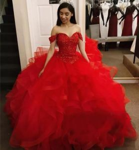 2023 Red Quinceanera Dresses Lace Applique Beaded Straps Off The Shoulder Tiered Ruffles Corset Back Sweet 16 Birthday Party Prom Ball Formal Evening Vestidos 401