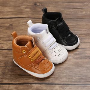 First Walkers Born Scarpe da bambino Moda Ragazzo Ragazza Sneaker classica Suola morbida in pelle PU Stivali da todder casual 0-18 mesi