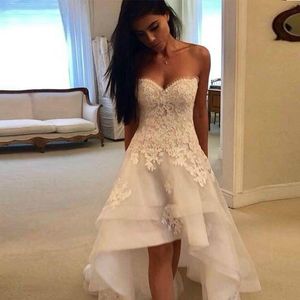 2023 Abiti da sposa semplici A Line Sweetheart senza maniche Appliques in pizzo Abito da sposa da spiaggia country a strati alti e bassi Abito da sposa Robe Mariage Vestido de Novia