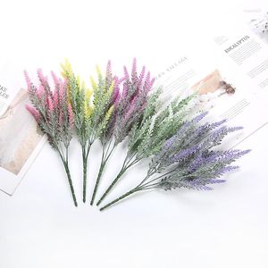 Fiori decorativi Fascio di lavanda in plastica floccata artificiale Piante finte Bouquet da sposa per interni Tavolo da ufficio per cucina domestica all'aperto