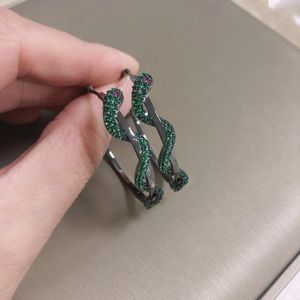 Серьги обручи билинколор мода зеленая змея серьга для женщин Хуги