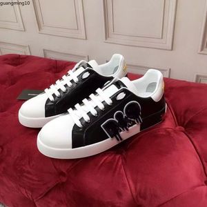 Designers skor män kvinnor lyxiga casual skor mode pull-on sneaker andningsbar vit spik strumpa skor storlek35-45 mkjkkkqas5416556