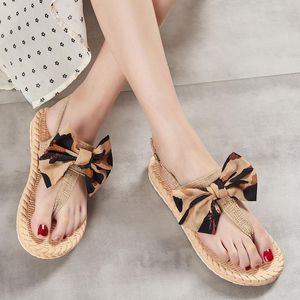 Sandaler Leopardtryck Bow Women Casual Flat Ladies 2023 Summer Outdoor Ankle Strap Flip Flops Shoes Zapatos de Mujer