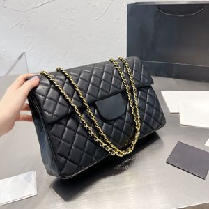 Vintage Jumbo Quilted Designer Bag Classic Black Lambskin Flap Luxury Handbags Gold Metal Hardware Crossbody Women Large Capacity Totes Wallets With Pouch 32x20CM