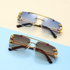 Zonnebril vintage vrouwen mannen vierkante brillengradiënt tinten met leeuwendecor randloze punk zonnebril