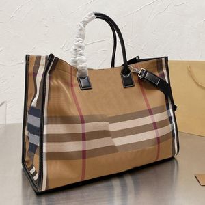 Tasarımcılar çanta tote çanta 2023 bayan totes moda vintage baskı omuz çantası klasik crossbody çanta stok çapraz vücut cüzdanı Tory Burches çanta burberrry çanta