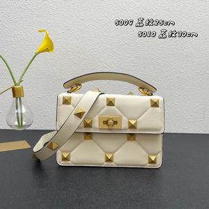 2023 Designer-Handtasche, Schultertasche, Kettentasche, Clutch-Klappe, Tragetaschen, Geldbörse, Karo-Veloursfaden-Geldbörse, doppelte Buchstaben, solide Hasp-Taille, quadratische Streifen, Damen-Handtasche, Oberteil, 2 Gr