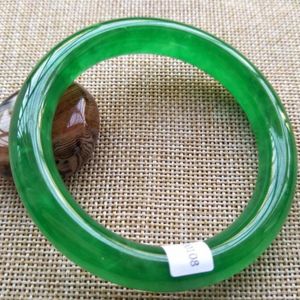 Pahalı 58-60mm Sertifikalı Doğal Yeşil Jadeite Jade Bilezik Güzel Takı
