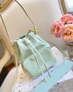 Top Pra Sling Bags Women Pink Luxury Bags Lady Designer Tote Bags Pequenas Nylon Shoulder Bags Triangle Logo Unisex Crossbody Bags Black Purse Vintage Handbags Clutch
