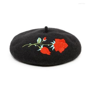 Berets Winter Damen Baskenmütze Hut DIY handgemachte Wolle Blume Französisch schwarz Maler Outdoor Wärme dick Sboy