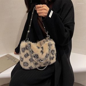 Axelväskor Mode kvinnlig leopardmönstrad Messenger för kvinnor Mini Mjuk plysch Zebramönster Fluffy Tote Handväska