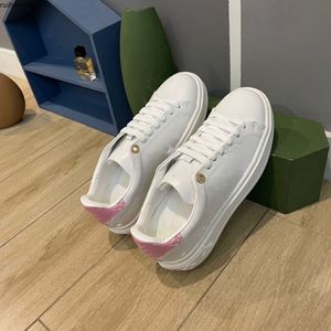 2022 neue Luxus Design Geprägte Spitze Leder Königin Emcee Weiße Schuhe Casual Turnschuhe Frauen Schuhe mkpkj5545