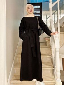 Ethnische Kleidung Ramadan Abaya Muslimisches langes Kleid mit Gürtel Winter Hijab Robe Eid Gebetskleider Islam Dubai Türkisch Balck Abayas Kaftan