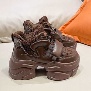 Boots vinterkvinnor plattform varma sneakers läder casual tränare chunky skor 8 cm klackar höstkilar höjd ökar sport 221215