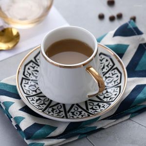 Tazze di piattini Nordic Luxury White Ceramic Cup and Saucer Set Design Modern Coffee Afternoon Tè Viaggio turco