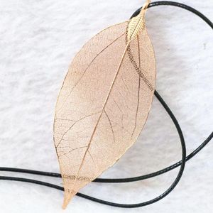 Pendant Necklaces Sale Leaf Gold-color Clothes Long Chain Necklace Fashion Womoen High Grade Elegant Jewelry B1075