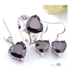 Düğün Mücevher Seti Luckyshine 3 PCS Set Klasik Vintage Red Love Heart Garnet Gems Sier Kolye Yüzük Küpe Kadınlar Drop Dhsvy