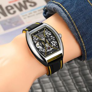 Bilek saatleri moda erkekler mekanik saat iskeleti kendini saran gümüş sarı kol saat