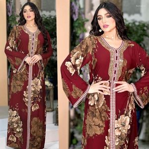 Etniska kläder Maroon Floral Maxi Dress for Women Muslim Eid Tape Trim Diamond V Neck Lång ärm Loose Arabic Oman Dubai Marocko Vestido