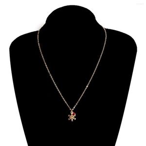 Catene Fiocco di neve Collana con pendente in cristallo rosso Regalo di festa da donna Temperamento Articolo semplice Catena per clavicola in acciaio inossidabile