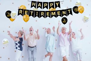 Decorazione per feste SURSURPIRSE Golden Retirement Theme Happy Paper Letters Banner For Men Women Celebrate Supplies