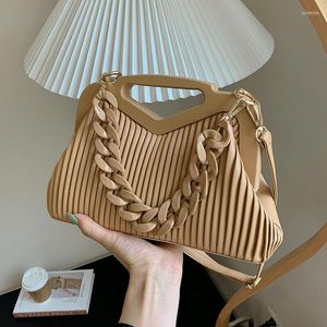 Torby wieczorowe małe torby kobiety 2023 Koreańska moda Stripe Messenger Trend Damskie łańcuch PVC jedno ramię