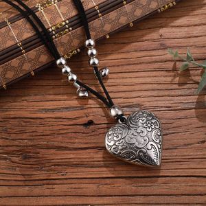 Pendant Necklaces Upmarket Ethnic Style Vintage Ornament Stereo Heart Necklace Charms Rope Chain Long Changeable Jewelry