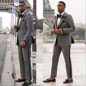 Męskie garnitury Blazers Design Dwa kawałki Wedding Men Tuxedo Grey Blazer Bankiet PROM PROM SLIM FIT Broom na szczyt Lapel traje hombre boda