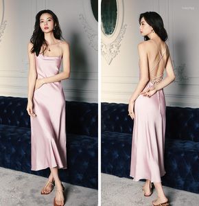 Kadınların Sweetwear Sexy Nightgown Yaz Kadın Uyku Elbisesi Satin Spagetti Strap Nightdress Sırtsız Kimya Lounge Nighty elbisesi