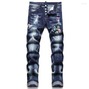 Mäns jeans modedesigner rippade med lappar herrar hi street nödställda denim byxor rakt passade tvättade blå
