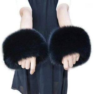 Luvas de cinco dedos caem punhos de pele reais para mulheres 2023 Winter Fashion Black Raccoon Cuff Lady Bracelet Arm Warmer1